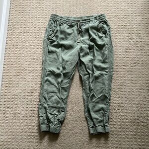 Army green linen jogger